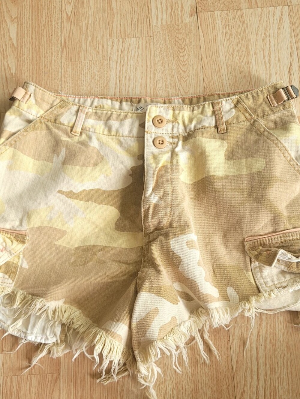 We The Free $148 Free People Boho Camo High Waisted Cargo Shorts Sz 6